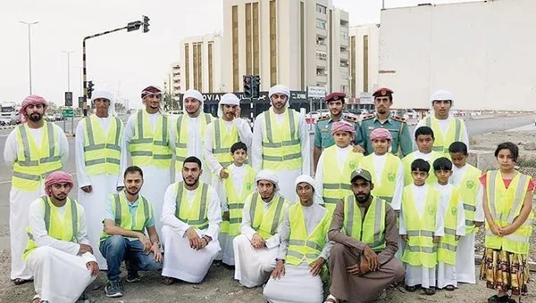 400 people in the Zayed Volunteer Team
