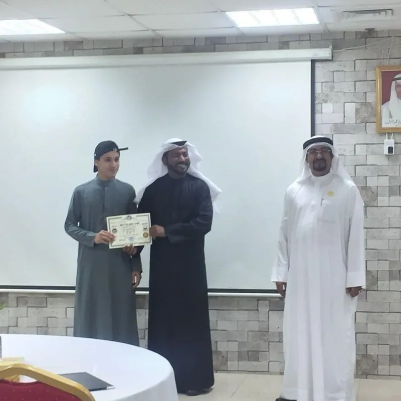 حضور فريق سواعد زايد التطوعي بعض الدورات من الجهات الأخرى مثل المركز الإداري و كي سمارت و جلسة العصف الذهني مع مجالس الشباب