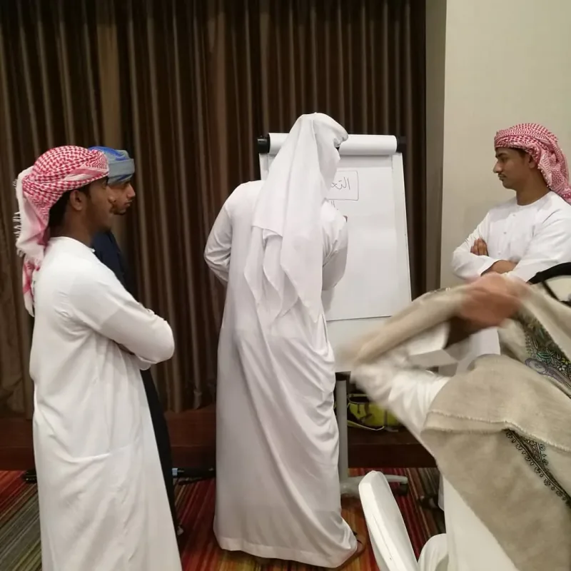 حضور فريق سواعد زايد التطوعي بعض الدورات من الجهات الأخرى مثل المركز الإداري و كي سمارت و جلسة العصف الذهني مع مجالس الشباب