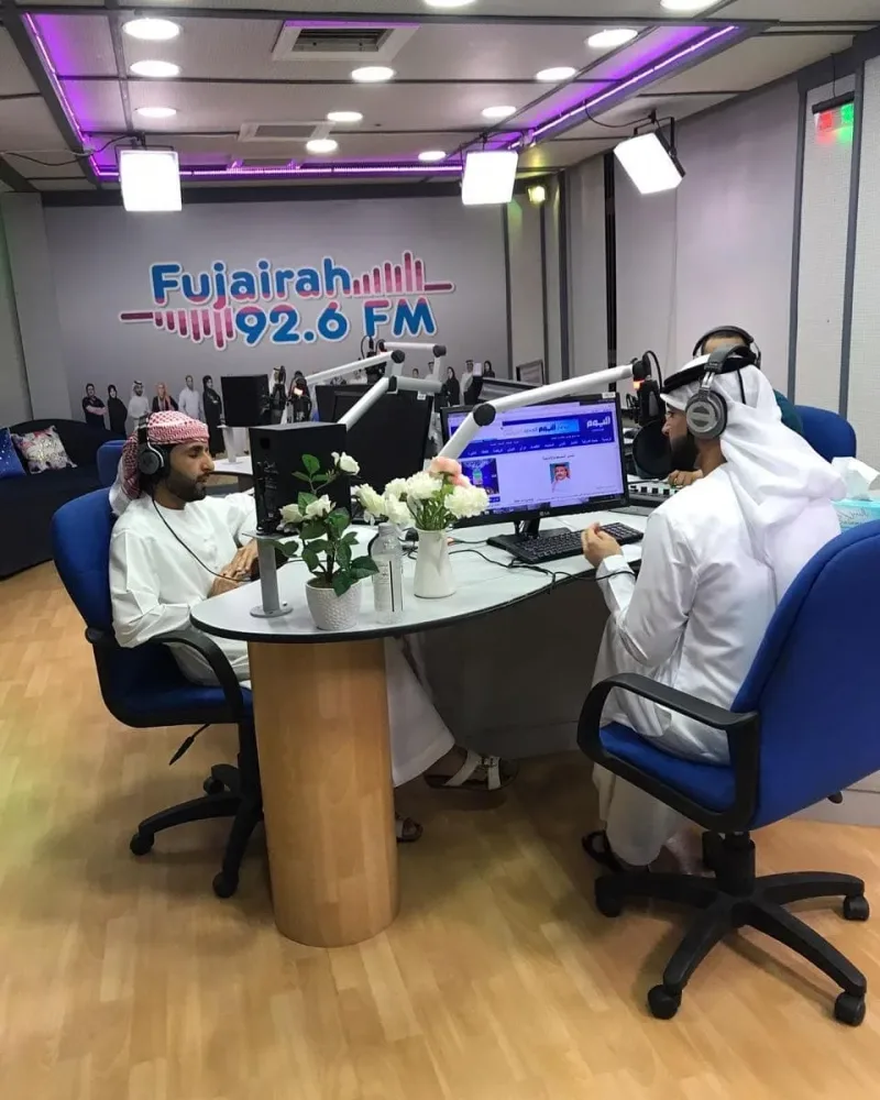 استضافة عمر احمد لاحد اعصاء فريق سواعد زايد التطوعي الاستاذ طلال مسؤول الدعم اللوجستي وقيم اصحاب الهمم