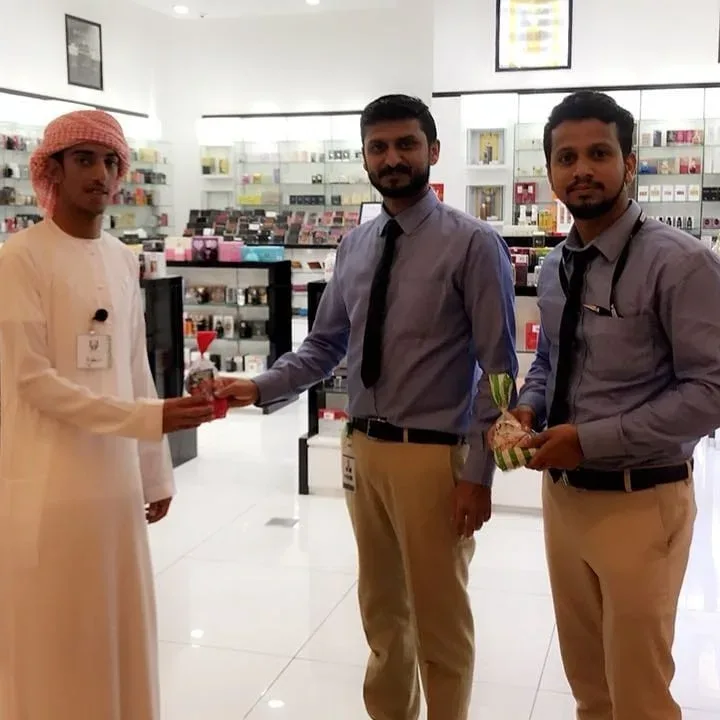 اليوم الثالث على التوالي لمبادرة ليلتكم احلى مع سواعد زايد في حق الليلة في اللولو مول بالفجيرة