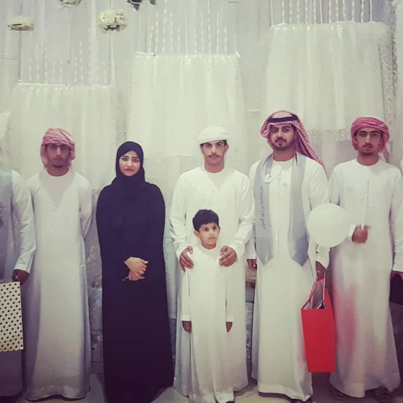 الدفعة الثانية في قاعة مربح من خريجي عام زايد متطوعين فريق سواعد زايد التطوعي ومشاركتنا فرحتهم