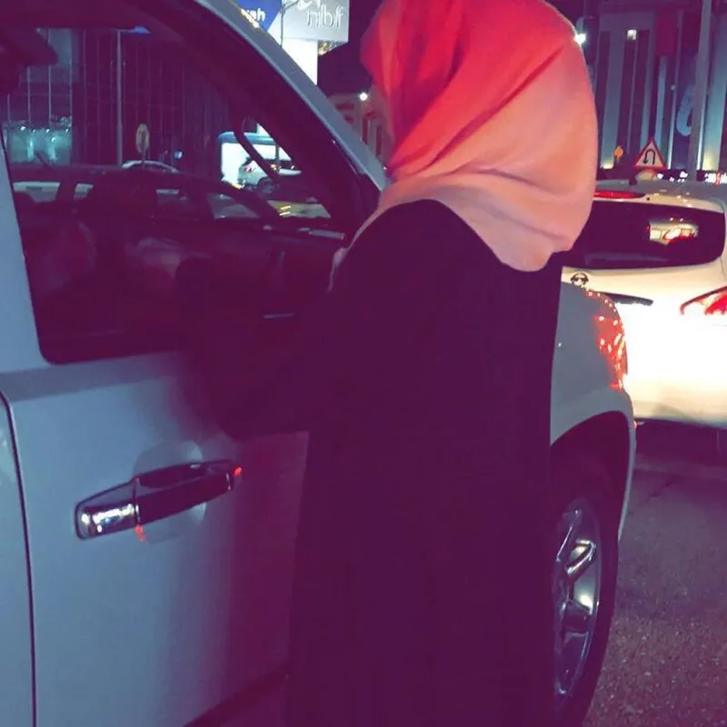 توزيعات برنامج سواعد زايد التطوعي ليوم العلم في إماره الفجيرة 🇦🇪