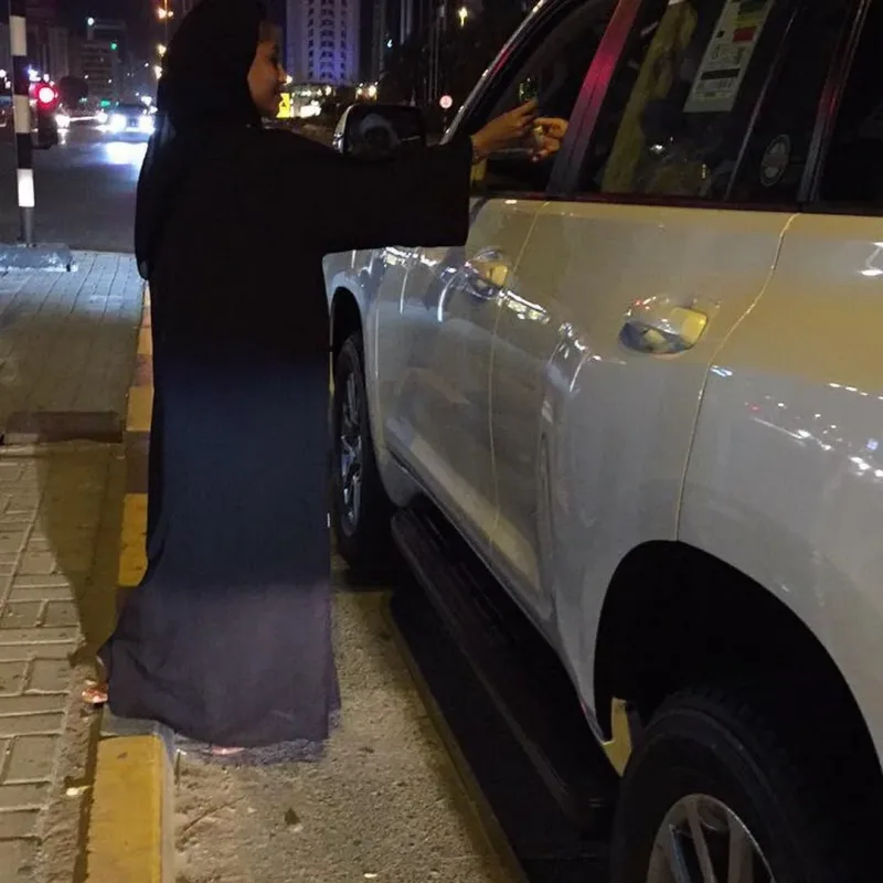 توزيعات برنامج سواعد زايد التطوعي ليوم العلم في إماره الفجيرة 🇦🇪