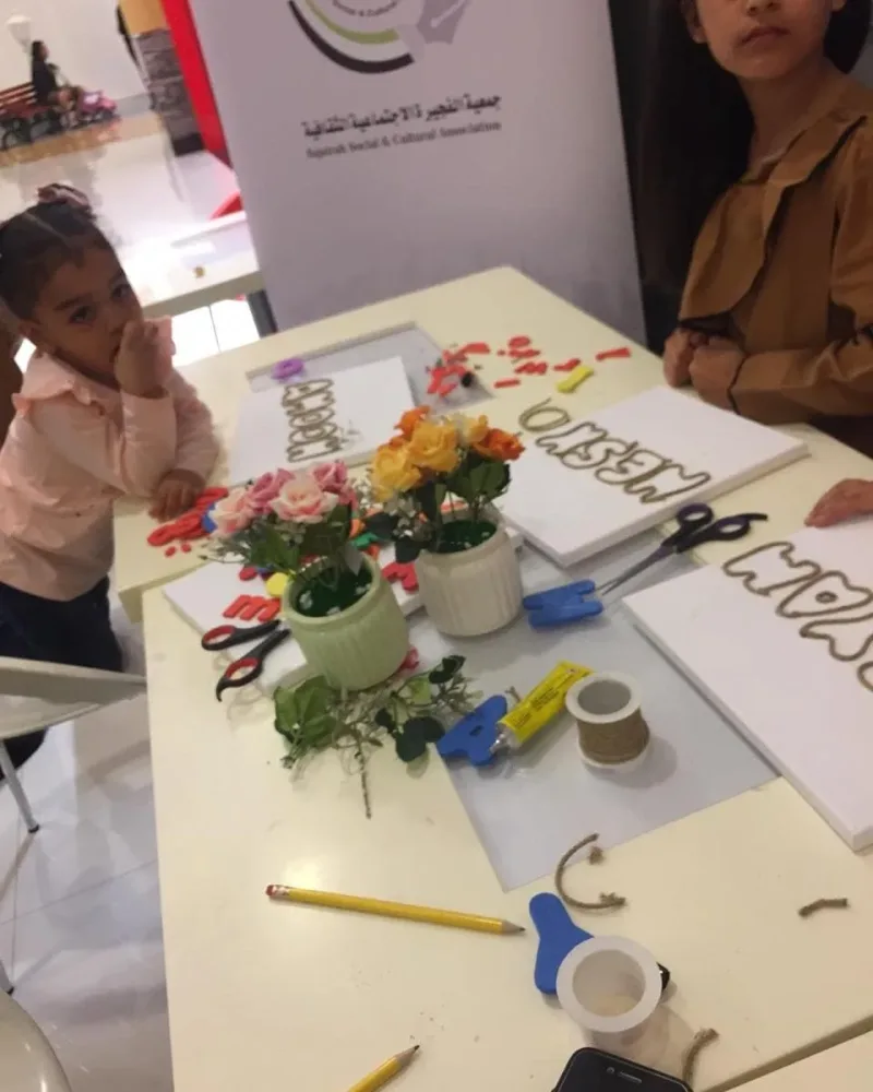 ورشة عمل مقدمة من استاذة مهرة المسماري من جمعية الفجيرة الاجتماعية الثقافية مع فريق سواعد زايد فاللولو مول