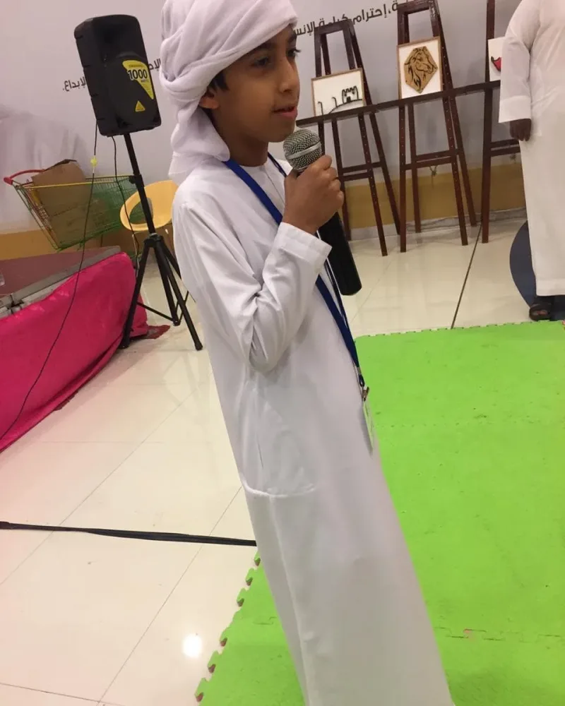 مشاركة احد الاسرة المتطوعة ومنهم يوسف المطلعي في ركن المواهب لدينا في مبادرة ختام عام زايد مع سواعد زايد