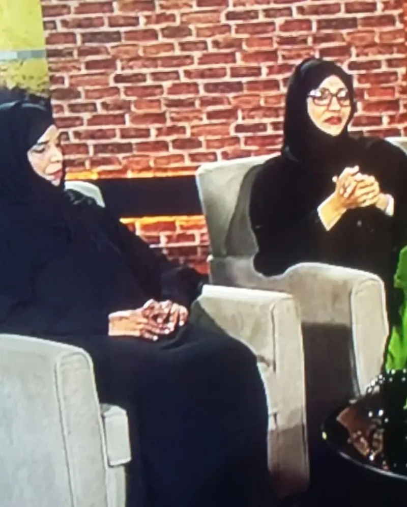 استضافة تلفزيون الفجيرة لرئيسة فريق سواعد زايد التطوعي فاطمه الشهياري المستشاره التربويه والاسريه ومسؤولة الدعم اللوجيستي مريم الشراري