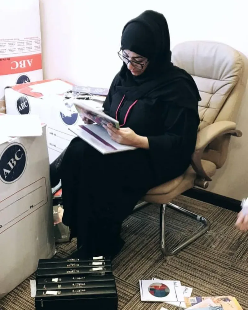 تواجد فريق سواعد زايد التطوعي في هيئه الفجيره للثقافه والاعلام لمساعدتهم في ترتيب وتصنيف الكتب وجردها لحوالي 850 كتاب ، لاتزال مساعدتهم مستمره لفترات متفرقه 17/1/2018