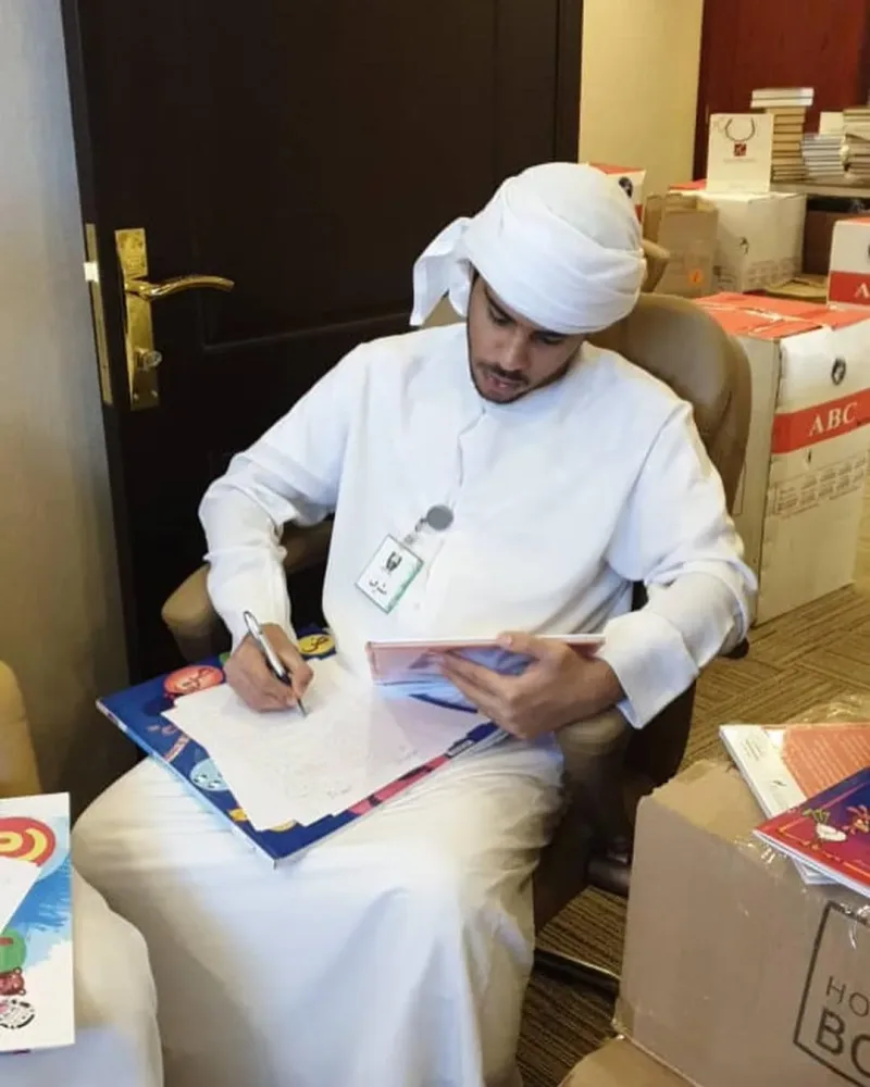 تواجد فريق سواعد زايد التطوعي في هيئه الفجيره للثقافه والاعلام لمساعدتهم في ترتيب وتصنيف الكتب وجردها لحوالي 850 كتاب ، لاتزال مساعدتهم مستمره لفترات متفرقه 17/1/2018