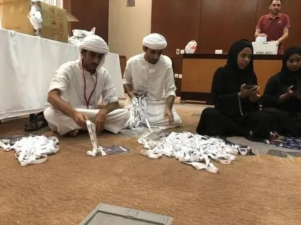 مشاركه فريق سواعد زايد في اول يوم للتنظيم وترتيب البطاقات والتذاكر في فندق كونكورد بالفجيرة لنادي الفجيرة للفنون القتالية