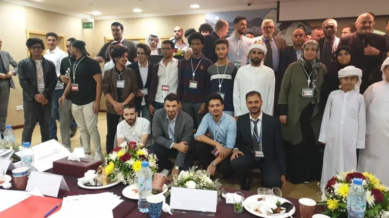 صزرة جماعية لفريق سواعد زايد التطوعي مع المشاركين في هاكاثون الامارات بجامعة عجمان