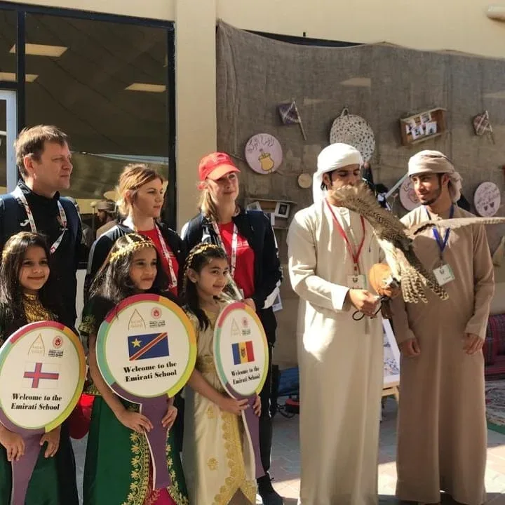 مشاركة فريق سواعد زايد التطوعي باحدى فقراته (الصقارين)مع مدرسة البحر بالفجيرة تاريخ 10/3/2019