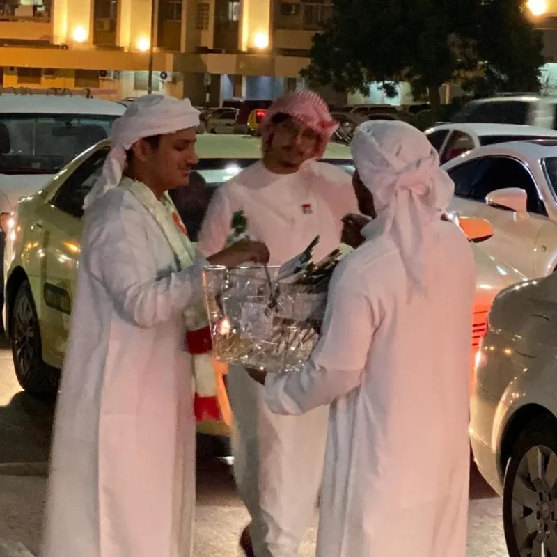 تم بعون الله ورعايته توزيع اعلام الدولة على الجهات المختلفة الخاصة والحكومية بامارة الفجيرة وكلباء وخورفكان لمبادرة ارفعه عاليا ليبقى شامخا من قبل جمعية سواعد الامارات التطوعية وذل