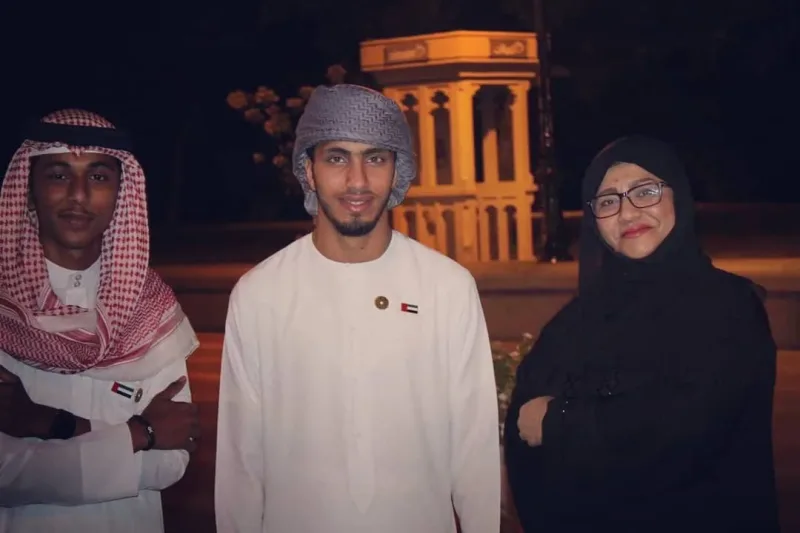 تم بعون الله ورعايته توزيع اعلام الدولة على الجهات المختلفة الخاصة والحكومية بامارة الفجيرة وكلباء وخورفكان لمبادرة ارفعه عاليا ليبقى شامخا من قبل جمعية سواعد الامارات التطوعية وذل