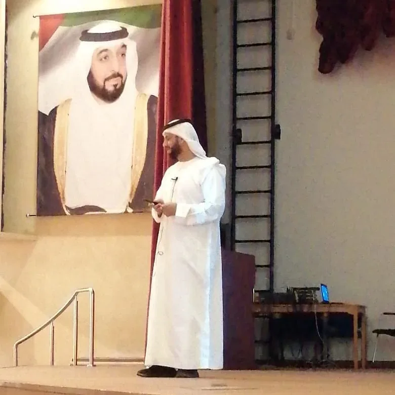 المحاضرة الشيقة للاعلامي المتالق استاذ معين عباد في مدينة العين في مسرح مكتبة زايد بحضورنا الكريم من جمعية سواعد الامارات التطوعية كضيوف شرف