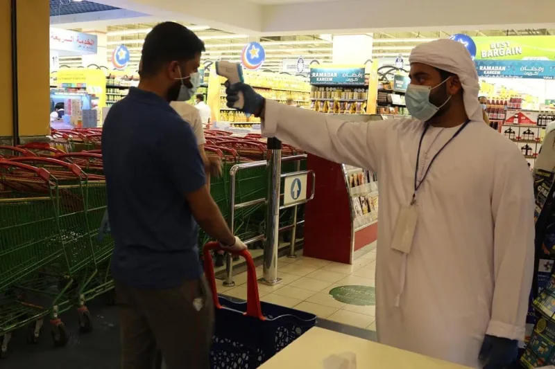 اليوم الاول فاللولو مول بالفجيرة مع مبادرة وقايتك بيدك من تنظيم جمعية سواعد الامارات التطوعية