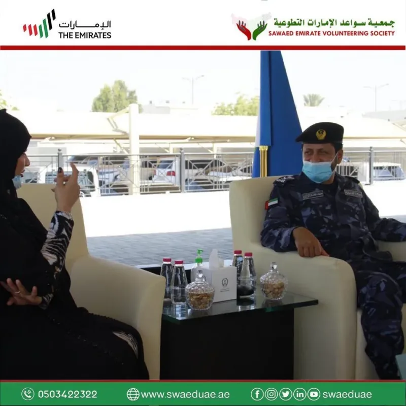قامت جمعية سواعد الإمارات التطوعية بعمل زيارة تعريفية إلى اللواء سيف محمد الزري القائد العام لشرطة الشارقة الذي استقبلنا بدوره في نادي ضباط الشرطة بإمارة الشارقة بحفاوة وترحيب جميل