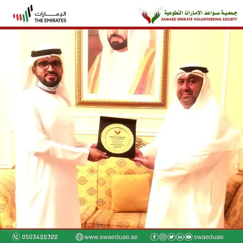 قامت جمعية سواعد الإمارات التطوعية بعمل زيارة تعريفية إلى نائب رئيس المجلس البلدي سعادة هاشم البيرق الذي استقبلنا بحفاوة وترحيب جميل في بيته وقد قمنا بتكريمه على جهوده المبذولة وقد