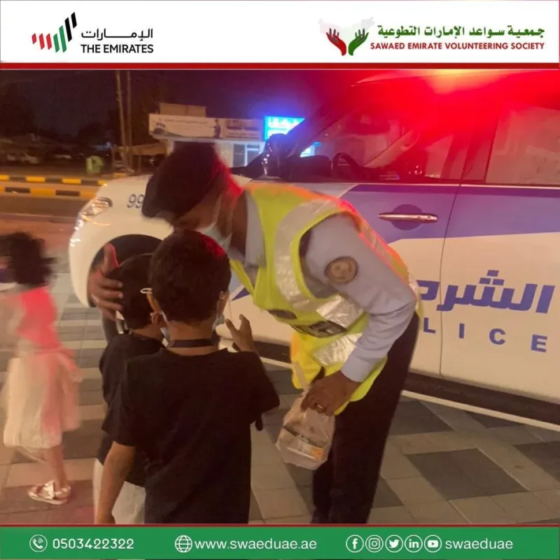 ضمن مبادرات المجلس الرمضاني الثاني لجمعية سواعد الامارات التطوعية أطلقت مبادرة لاتشلون هم سواعدكم سندكم وتستهدف توزيع وجبات السحور على خط الدفاع الاول من هم في ميادين العمل وفي موق